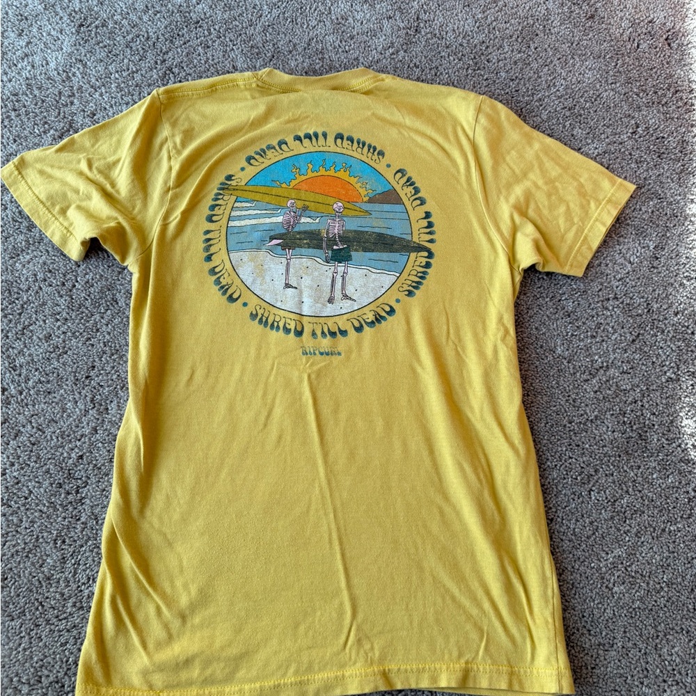 Rip Curl Yellow surf shop surfer beach Tee with Skeleton Surf Print coastal